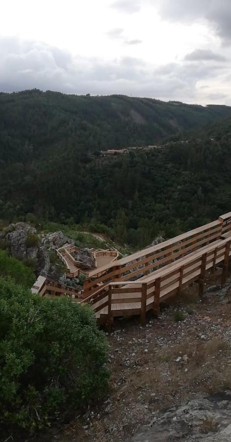 Chez Louise: Onde A Serra Beija O Ceu Lousã Εξωτερικό φωτογραφία